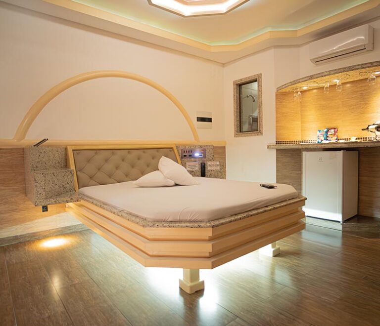 triplex-eros-motel-33-1